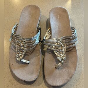 Croft & Barrow Gold Sandals with Braided Design